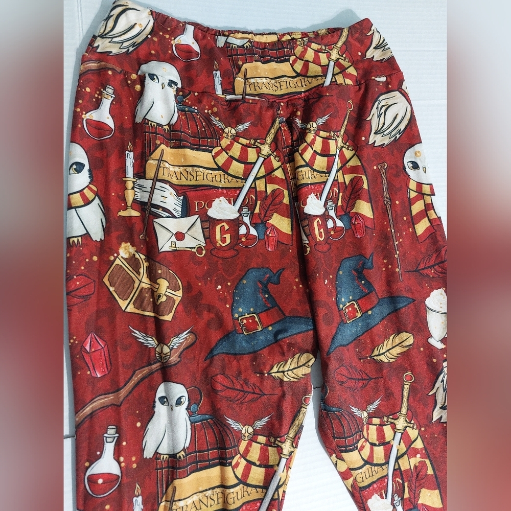Red House Magical Theme Leggings Women Size TC Owl Transfiguration witch hat‎ - Picture 3 of 7